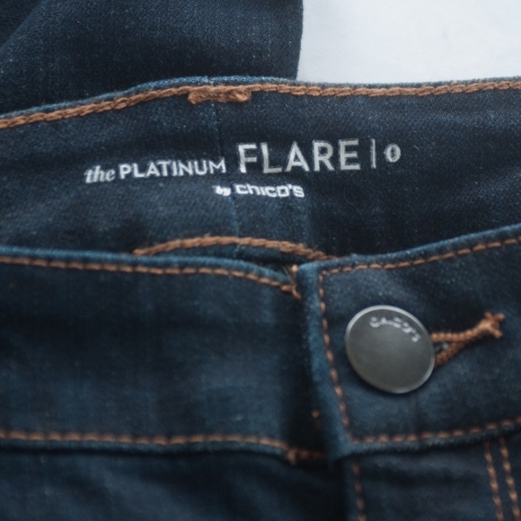 NWT Chico's Size 0 (US4) Platinum Flare Jeans - Picture 2 of 8